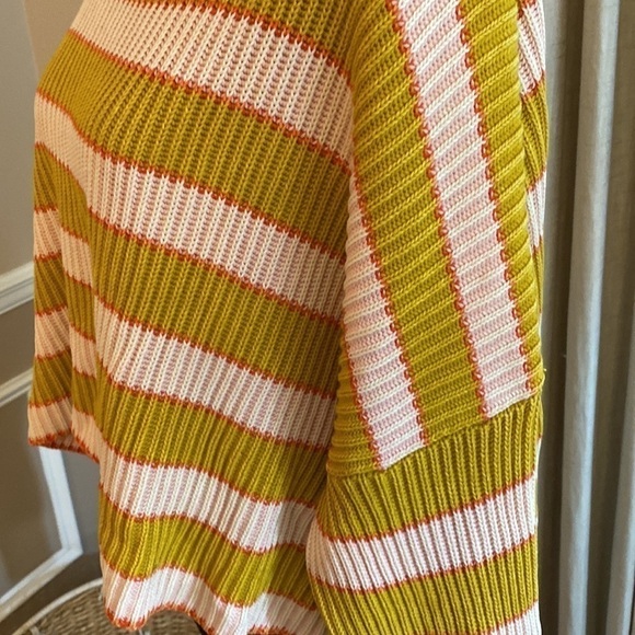 Free People Knitted Cropped Sweater S/P P2P 29” EUC - Picture 4 of 9